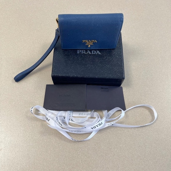 Prada Bluette Saffiano Metal Leather Wristlet w/ Box and Cert of Auth -Preloved - Picture 13 of 13